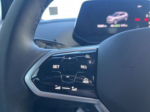 Certified 2025 Volkswagen ID.4 Pro image 16