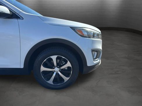 Used 2017 Kia Sorento EX FWD image 18