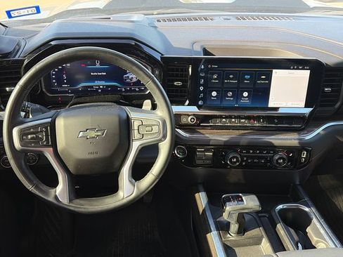 Used 2024 Chevrolet Silverado 1500 LT Trail Boss w/ Convenience Package II AWD/4WD image 14