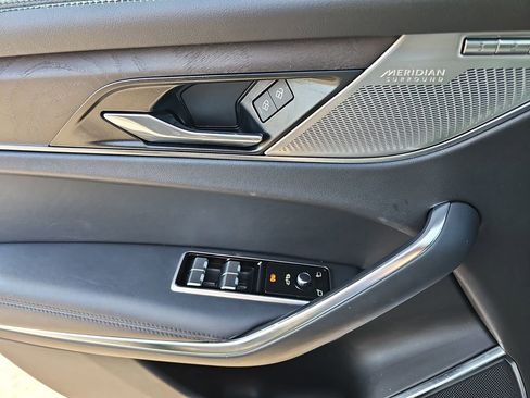 Used 2023 Jaguar F-PACE S image 32