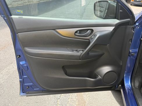 Used 2020 Nissan Rogue Sport S w/ Appearance Package FWD image 26