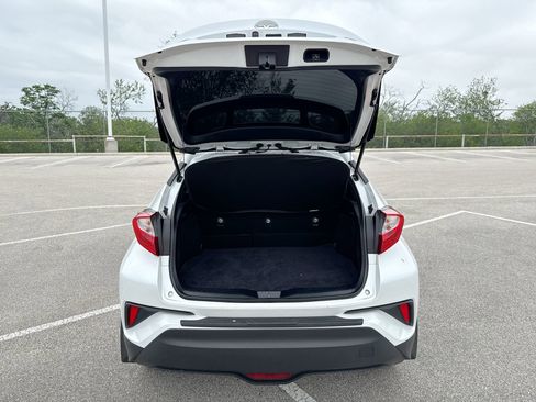 Used 2022 Toyota C-HR Limited FWD image 19