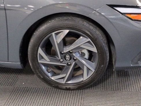 Used 2025 Hyundai Elantra Sport FWD image 10