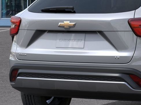 New 2026 Chevrolet Trax LT w/ LT Convenience Package FWD image 14