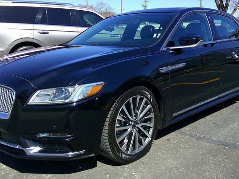 Used 2018 Lincoln Continental Select w/ Continental Climate Package AWD/4WD image 2