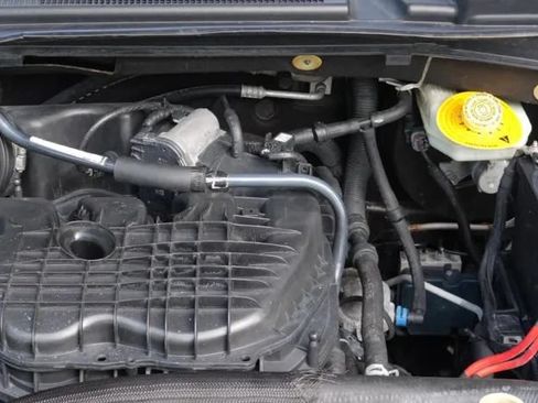 Used 2017 Dodge Grand Caravan GT FWD image 17