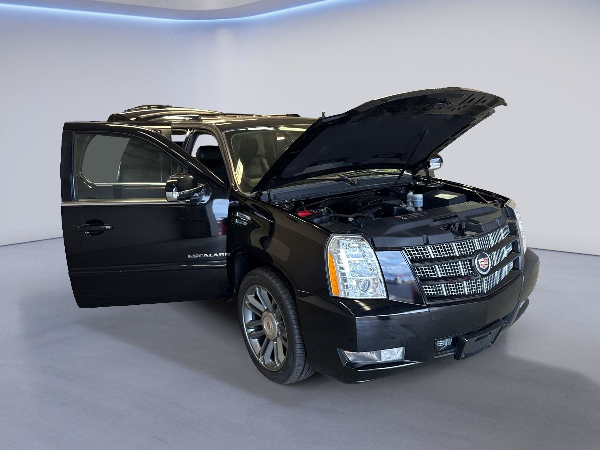 Used 2014 Cadillac Escalade Premium AWD/4WD image 9