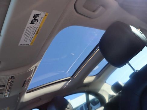 Used 2017 Mercedes-Benz C 300 Luxury image 8