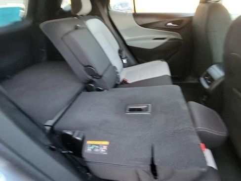 Used 2023 Chevrolet Equinox LT image 40