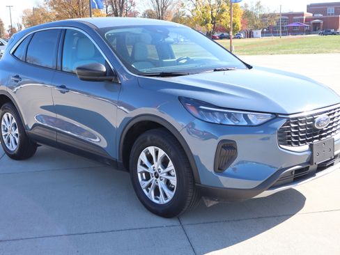 Used 2024 Ford Escape Active image 3