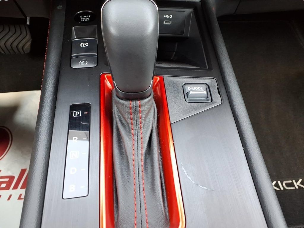Used 2025 Nissan Kicks SR FWD image 22