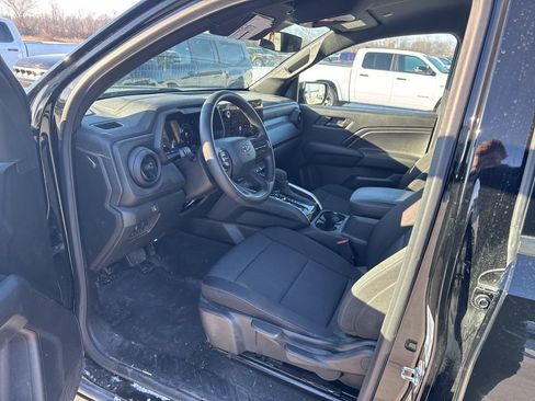 Used 2024 Chevrolet Colorado Trail Boss w/ Advanced Trailering Package image 9