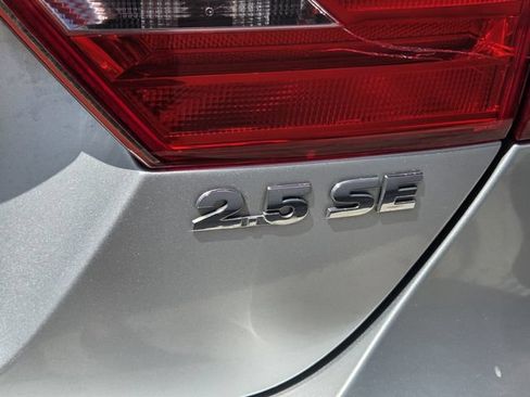Used 2013 Volkswagen Jetta SE FWD image 6