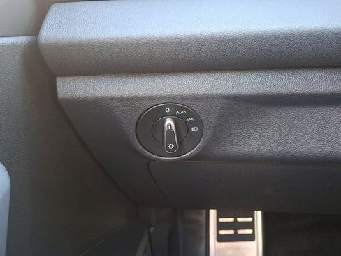 Certified 2025 Volkswagen Jetta Sport image 22