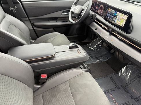 Used 2024 Nissan Ariya AWD image 16