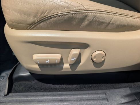 Used 2018 Toyota 4Runner Limited AWD/4WD image 22
