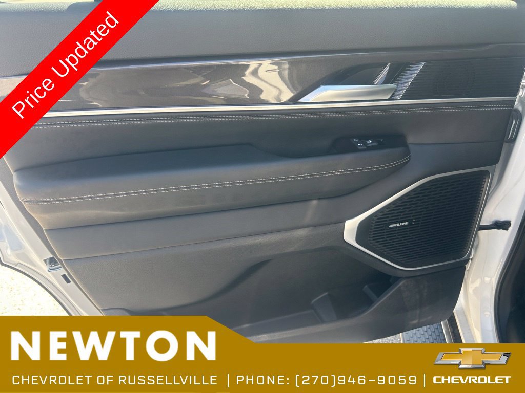 Used 2023 Jeep Wagoneer 4WD w/ Premium Group I image 37
