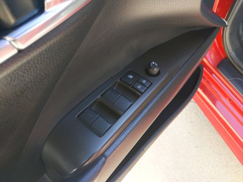 Used 2021 Toyota Camry SE w/ Cold Weather Package image 14