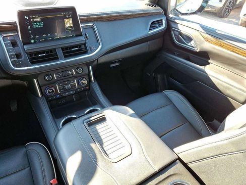 Certified 2023 Chevrolet Suburban Premier image 12