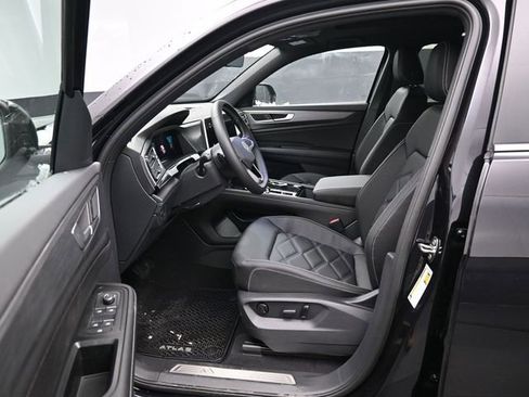 New 2026 Volkswagen Atlas Cross Sport SE image 9