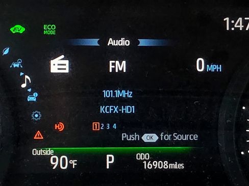 Used 2026 Toyota Sienna XLE FWD image 33