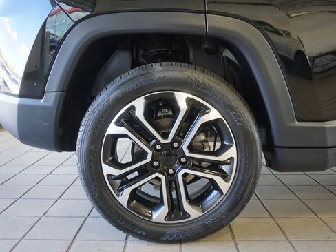 Used 2024 Jeep Compass Limited image 31