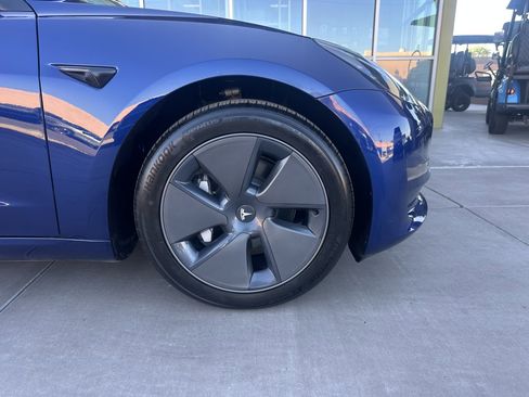 Used 2023 Tesla Model 3 Standard Range image 8