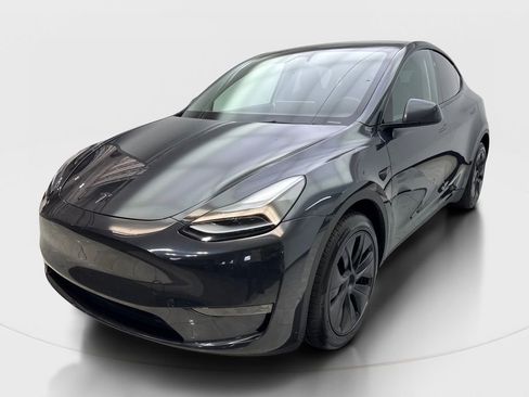 Used 2025 Tesla Model Y Long Range AWD/4WD image 2