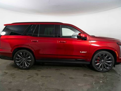 Used 2025 Cadillac Escalade V image 9