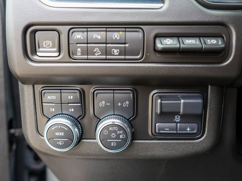 Used 2023 GMC Yukon XL AT4 w/ AT4 Premium Plus Package image 21