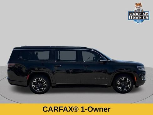 Used 2024 Jeep Wagoneer L Series III w/ Flexible Seating Group AWD/4WD image 2
