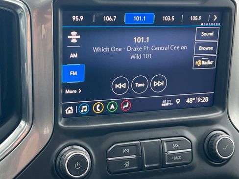 Used 2019 Chevrolet Silverado 1500 LTZ w/ LTZ Premium Package image 17