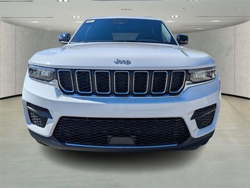 New 2025 Jeep Grand Cherokee Laredo w/ MOPAR Finishing Package image 2