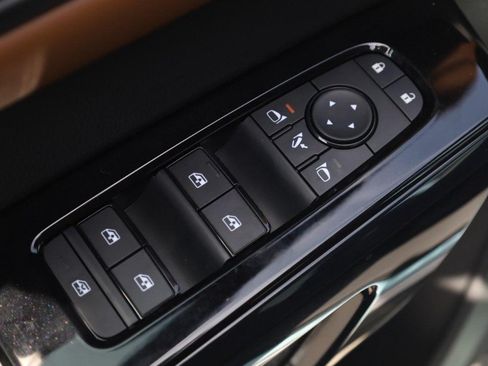 New 2026 Nissan Pathfinder Platinum AWD/4WD image 11