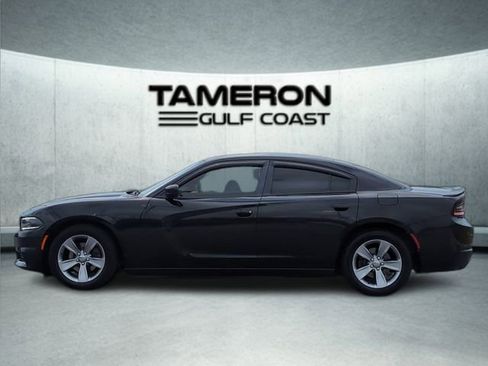 Used 2015 Dodge Charger SE w/ Sport Appearance Group RWD image 2