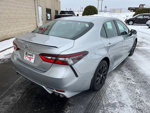 Used 2021 Toyota Camry SE image 8