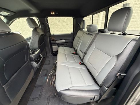 Used 2022 Ford F150 Lightning Lariat image 23