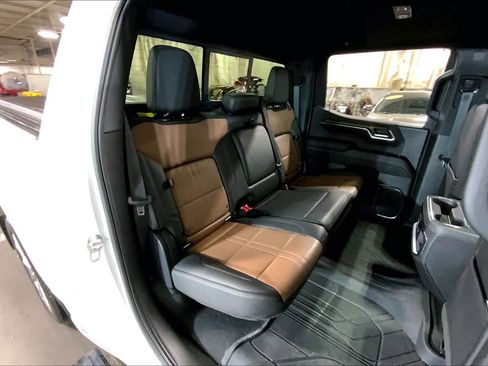 Used 2024 Chevrolet Silverado 1500 High Country w/ High Country Premium Package AWD/4WD image 20