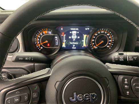 Used 2025 Jeep Wrangler Sport S image 16