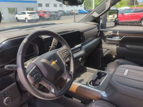 Certified 2025 Chevrolet Silverado 3500 High Country w/ High Country Premium Package AWD/4WD image 22