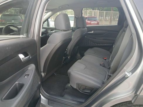 Used 2019 Hyundai Santa Fe SEL image 11