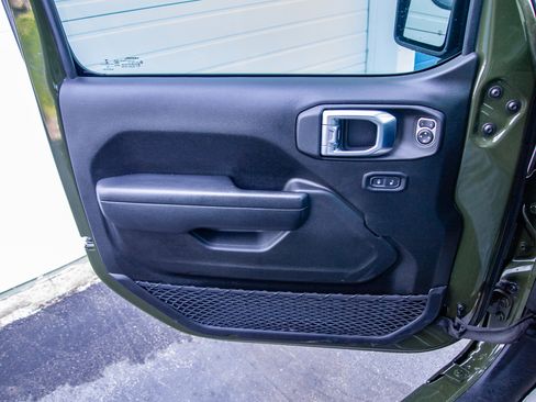 Used 2022 Jeep Wrangler Unlimited Sport AWD/4WD image 11