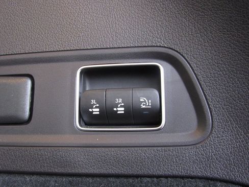 Certified 2023 Mercedes-Benz GLS 450 4MATIC image 27