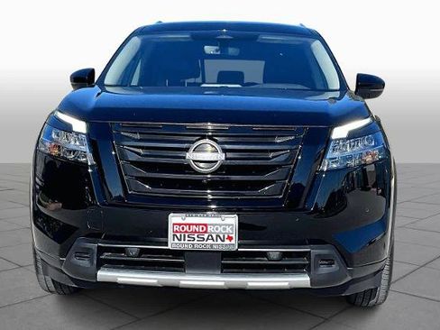 Certified 2023 Nissan Pathfinder SL w/ Lighting Package (N92) image 3