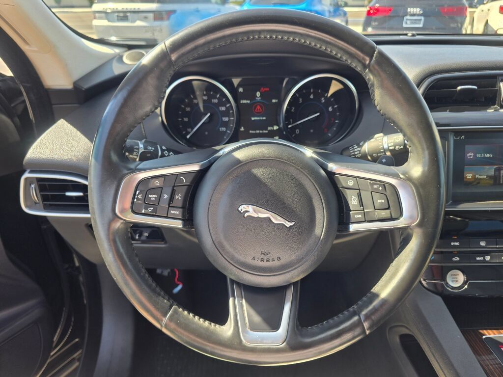 Used 2018 Jaguar F-PACE Prestige AWD/4WD image 25