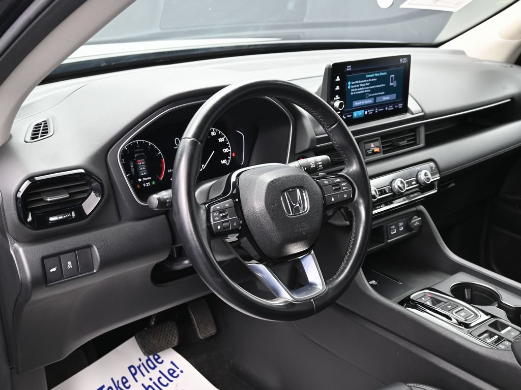 Used 2025 Honda Pilot EX-L image 12