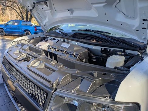 New 2025 Chevrolet Express 2500 Extended w/ Driver Convenience Package image 27