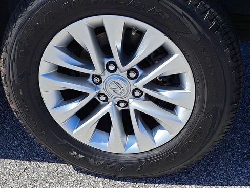 Used 2022 Lexus GX 460 Premium w/ Premium Package image 5