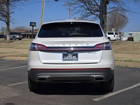 Used 2019 Lincoln Nautilus Reserve image 6