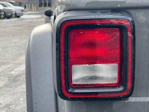 Used 2019 Jeep Wrangler Unlimited Sport S image 10